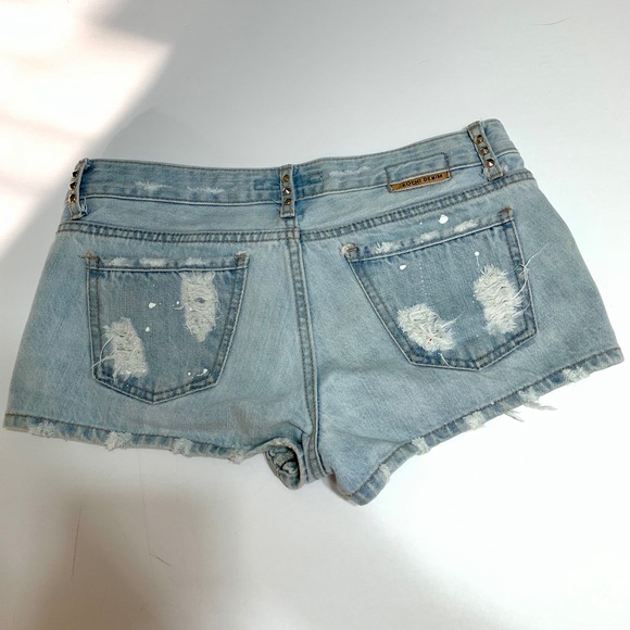 Mini shorts - Picture 2 of 2
